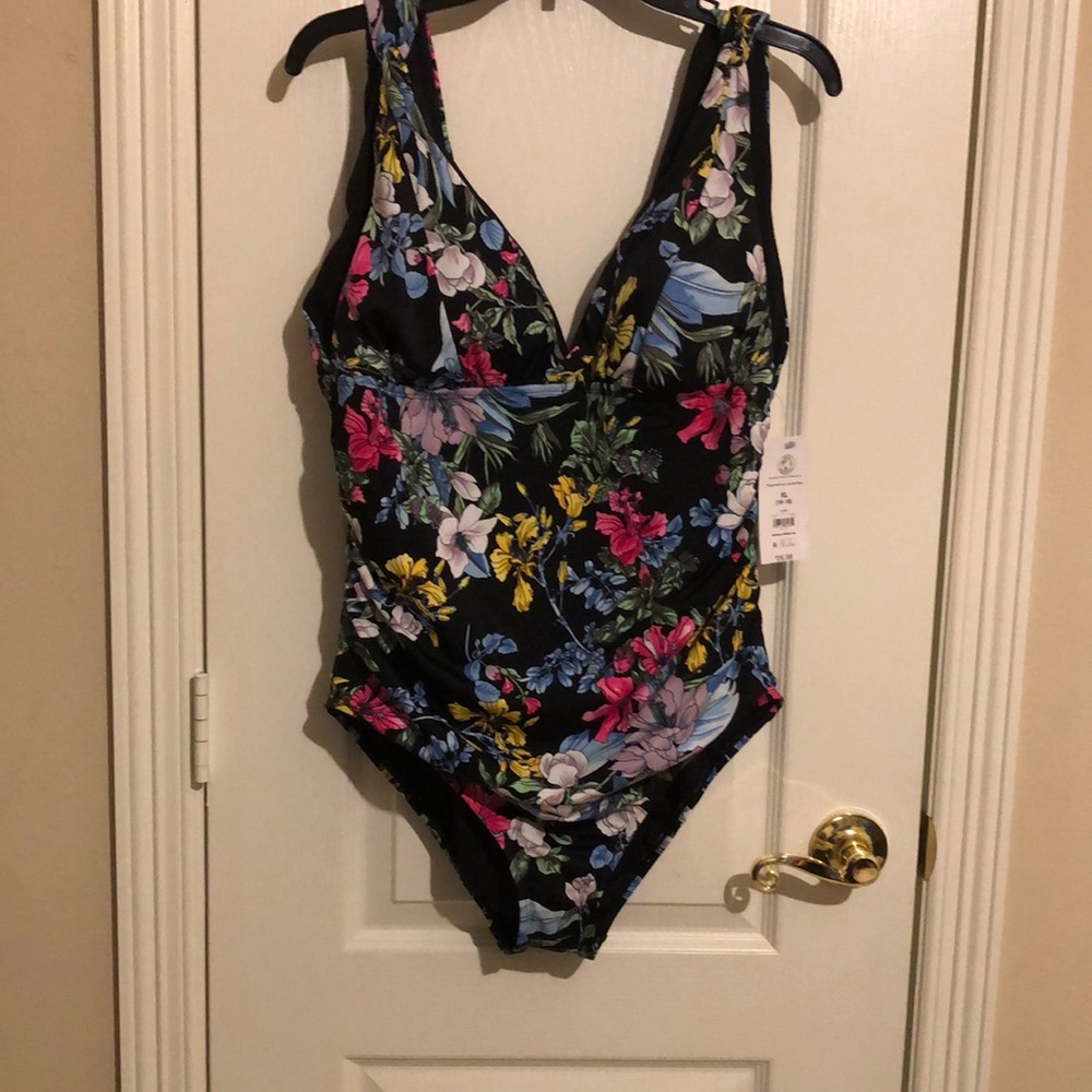 NWT TIME AND TRU ONE PIECE SWIMSUIT  SIZE XL (16 - 18 )